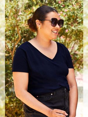 Fruit Of The Loom Valueweight Open End 165 Regular Fit V Neck Tee Ladies - Image 1